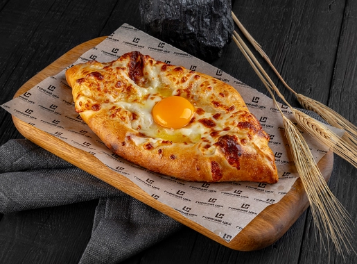 Хачапури с копченым сыром